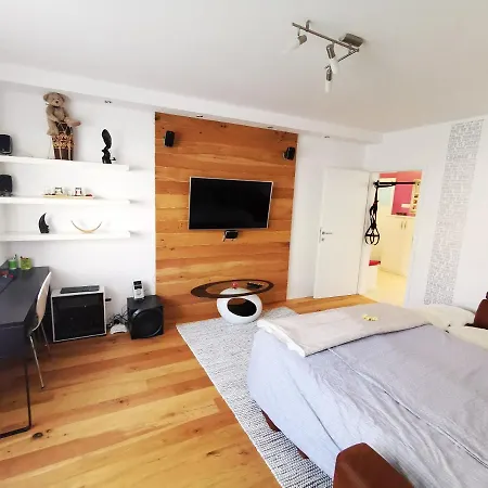 Apartman Cozy Place, Best Location, Wifi, Free Parking, Netflix... *